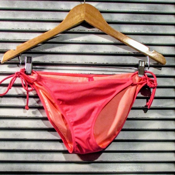 Donating 3/1 Victoria's Secret M bikini bottom - Picture 7 of 8